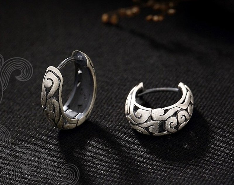 Real 990 Fine Silver Women Vintage Jewelry Ethnic Earrings Totem Patterns Hollow - 耳環/耳夾 - 純銀 銀色
