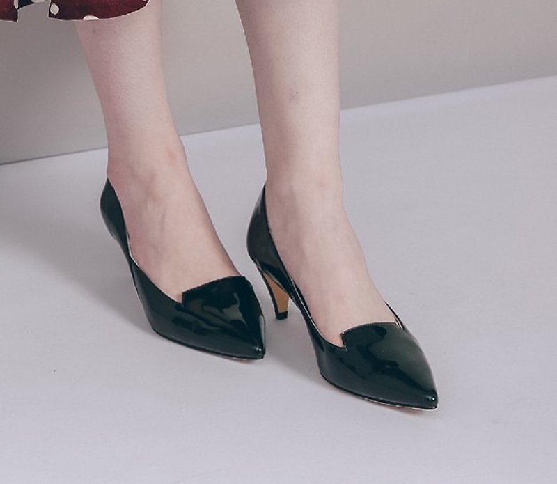 Shallow mouth side open 岔 pointed low heel shoes mirror green - High Heels - Genuine Leather Green