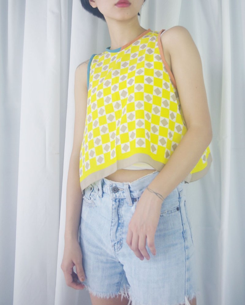 Design Handmade - Goose Yellow Geometric Color Silk Scarf Sleeveless Cut Shoulder Top - เสื้อผู้หญิง - ไฟเบอร์อื่นๆ สีเหลือง