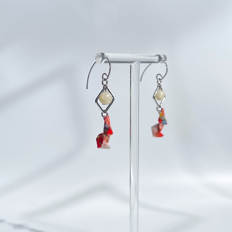 Chearrings | Origami Washi Paper Origami Bunny Earrings | Style R001 - ต่างหู - กระดาษ สีแดง