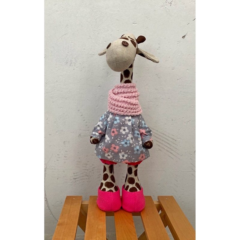 Handmade Giraffe Soft Toy, Birthday Gift for Girl - 寶寶/兒童玩具/玩偶 - 亞麻 粉紅色
