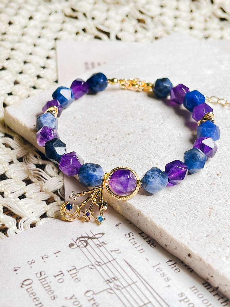 Star cut old mine blue stone amethyst star and moon charm bracelet - สร้อยข้อมือ - คริสตัล 