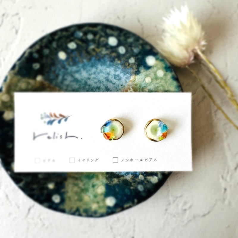 透き通るグリーン 陶器 ガラス 琉球ガラス 金継ぎ ライン ピアス イヤリング ノンホールピアス カラフル 小ぶり 小さい個性的 個性派 ブルー 青 緑 水色 - 耳環/耳夾/耳骨夾 - 陶 綠色