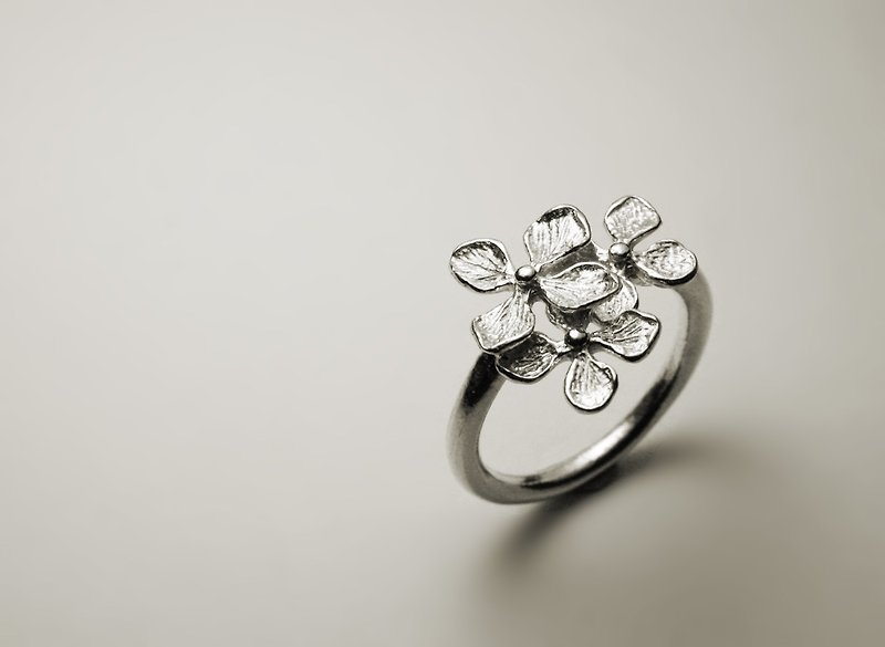水丁香花戒指 - 戒指 - 其他金屬 銀色