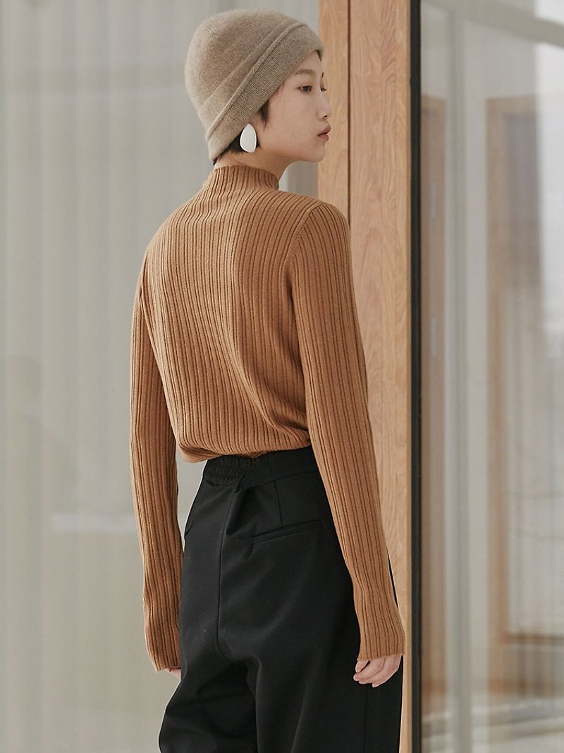 キャメル3色のフルウールの花びらのハーフタートルネックのセーターの縦の細い薄い秋と冬の長袖セーターの中に設定 - ニット・セーター - ウール ブラウン
