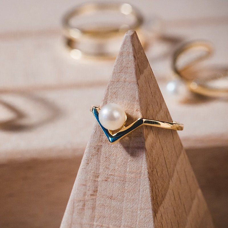 Natural Pearl Ring-Kismet - แหวนทั่วไป - โลหะ สีทอง