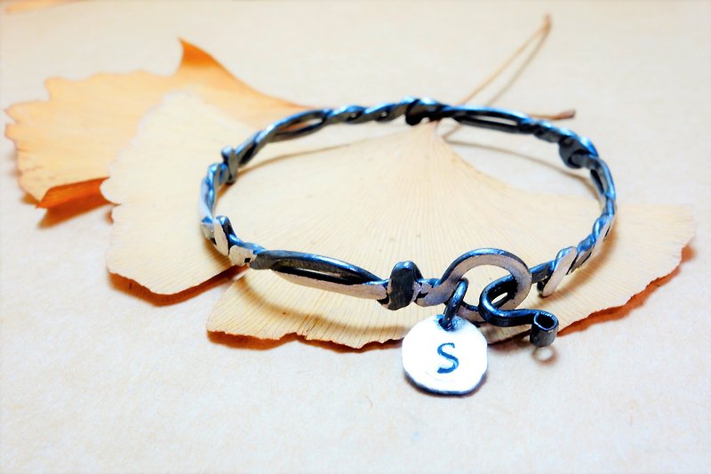 Sterling Silver ~ Black and White Happy Bracelet Free Lettering - สร้อยข้อมือ - เงิน สีเงิน