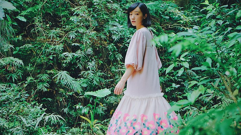 Lotus powder poppy embroidery Peng sleeve even dress - One Piece Dresses - Cotton & Hemp Pink