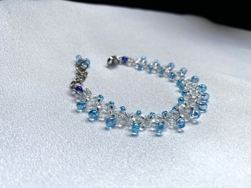 Unique design Czech crystal Japanese beads Japanese water drop beads handmade woven bracelet - Bracelets - Glass Blue