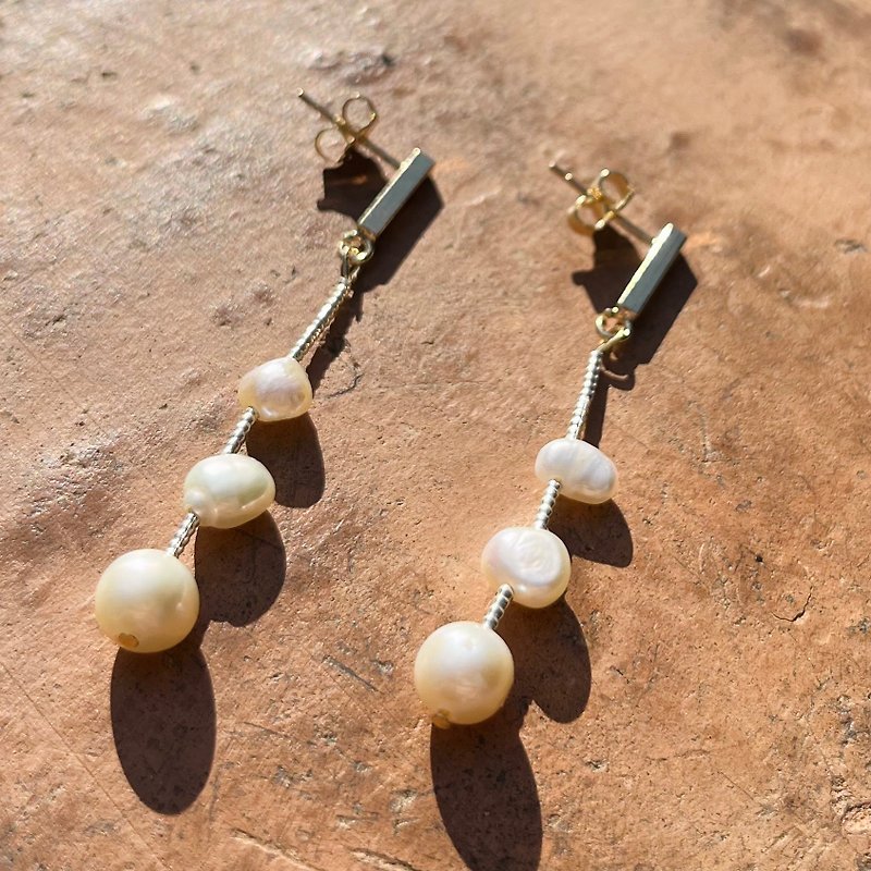 Pearl Earrings & Clip-ons White - Natural Pearl Earrings