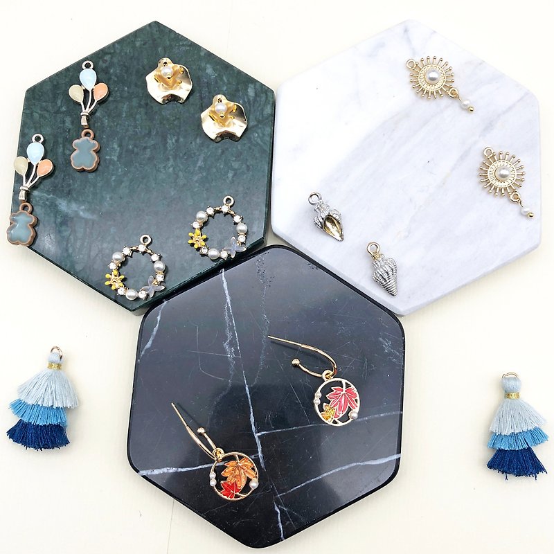 Christmas 14kgf Earrings  【Flower Earrings】 【Balloon Earrings】【Maple Earrings】 - Earrings & Clip-ons - Precious Metals Multicolor