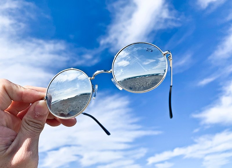 Sunglasses Polarized 2is OriS│Vintage Round│Silver Lens│UV400 Protection - แว่นกันแดด - โลหะ สีเงิน