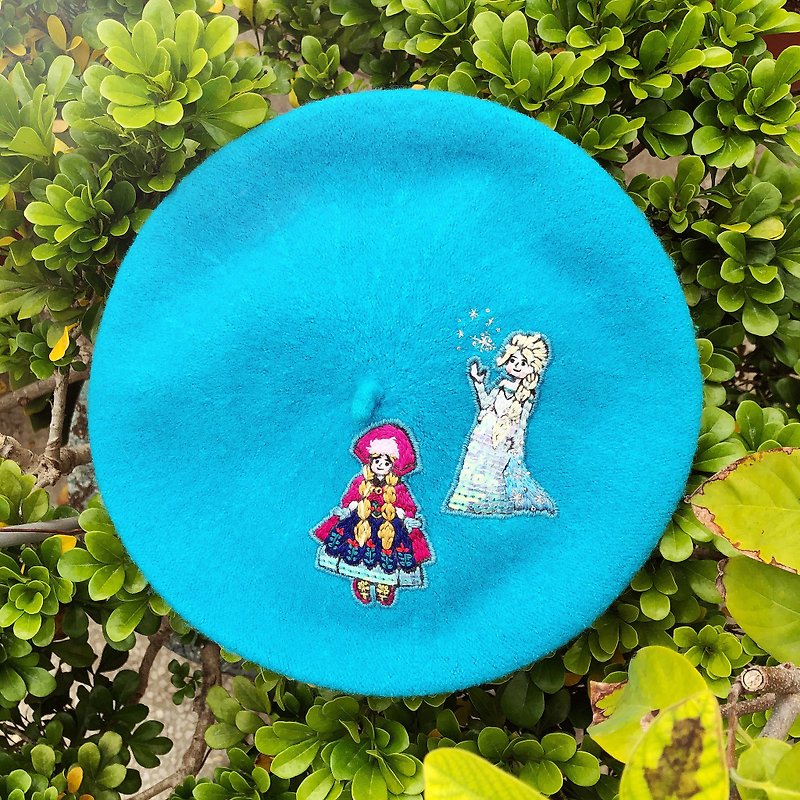 Koko Loves Dessert // 我把青春賣給你 – 刺繡雙公主貝蕾帽(艾莎與安娜) - 帽子 - 羊毛 藍色