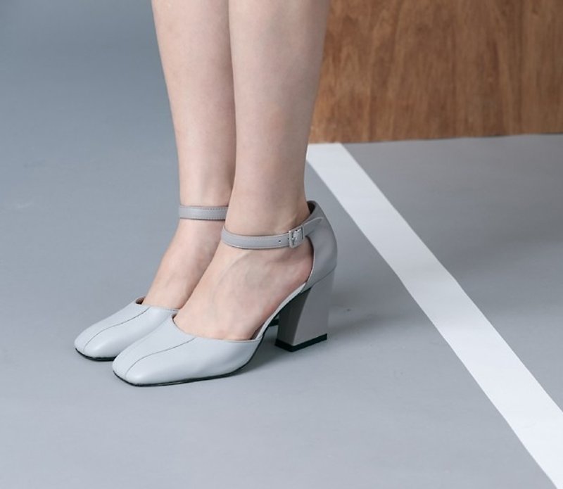 Lace head with retro leather high heels gray blue - รองเท้าส้นสูง - หนังแท้ สีเทา