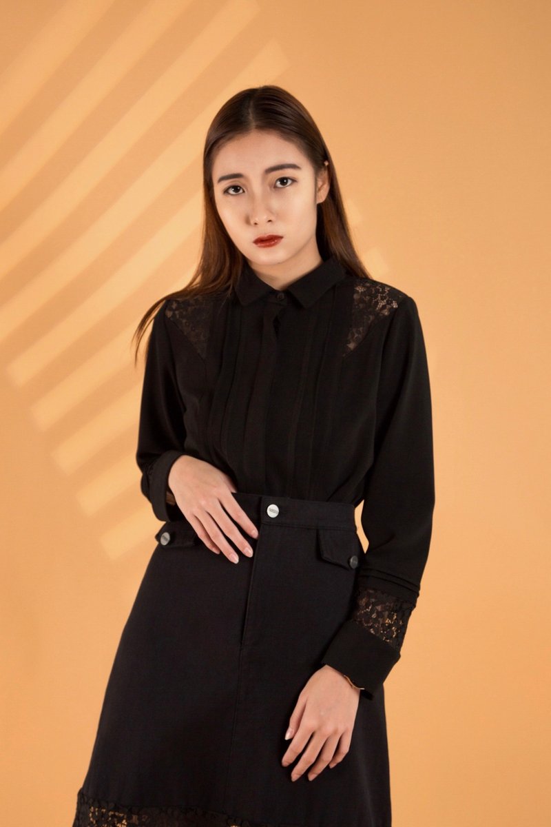 Lace stitching long-sleeved shirt - เสื้อเชิ้ตผู้หญิง - เส้นใยสังเคราะห์ สีดำ