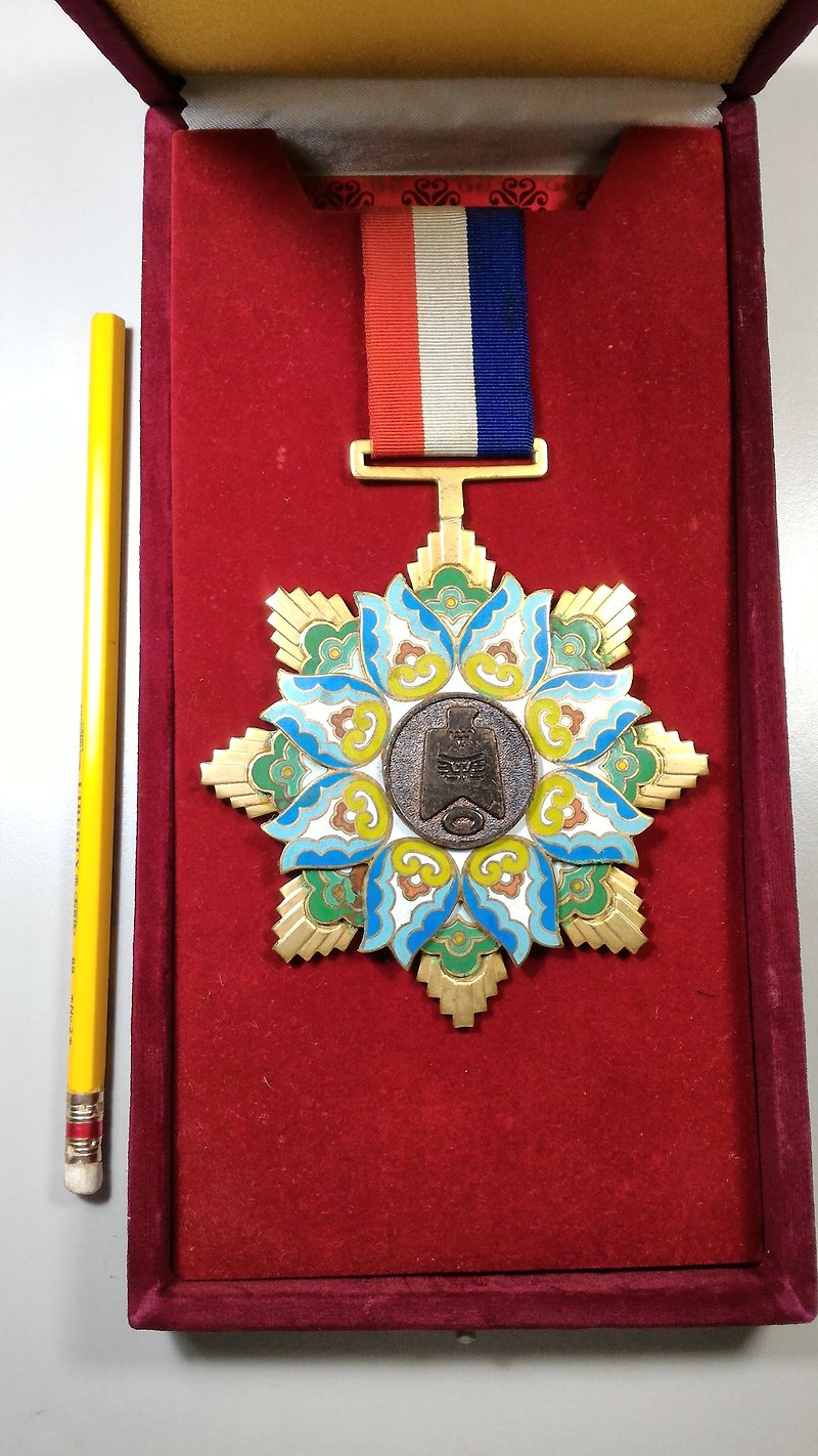 旧台湾省政府教育省の初期の歴史は、4次元のメダル - バッジ・ピンズ - 金属 