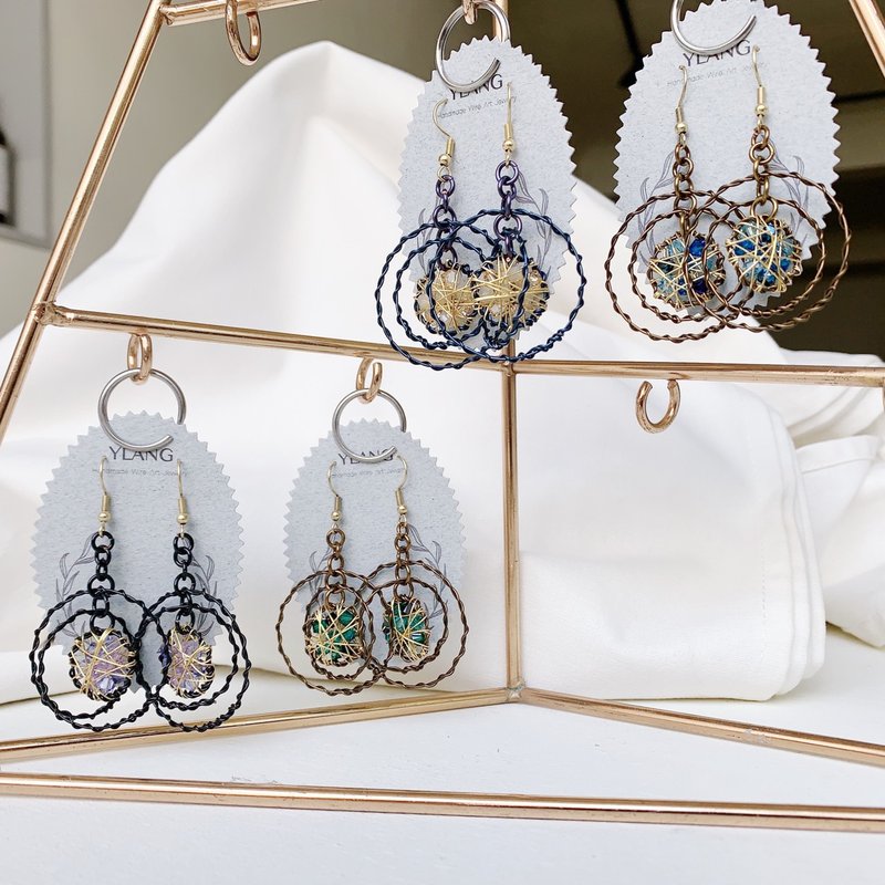 YLANG 【Crystal Lattice Intersect - Dark Color】 Dimensional Crystal Wrapped Earrings Swarovski / Artistic Wire - Earrings & Clip-ons - Other Metals Multicolor