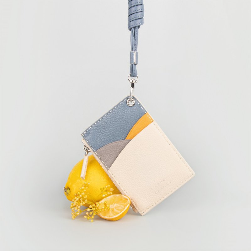 【Gift Idea】Robyn Leather ID Badge Holder - Beige - ที่ใส่บัตรคล้องคอ - หนังแท้ สีกากี