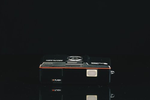 美品ケース付☆PocketFUJICA　380FLASH Pocket Fujica 380 Flash Compact Film Camera - Fujinon Wide