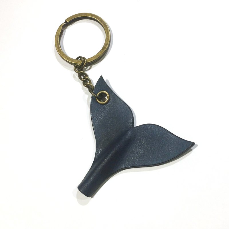 Symbol of luck and happiness-three-dimensional-whale tail key ring pendant leather goods leather carving - พวงกุญแจ - หนังแท้ หลากหลายสี