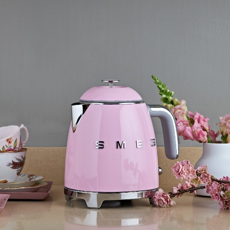 【SMEG】Italian retro 0.8L mini electric kettle-pink - Kitchen Appliances - Other Metals Pink