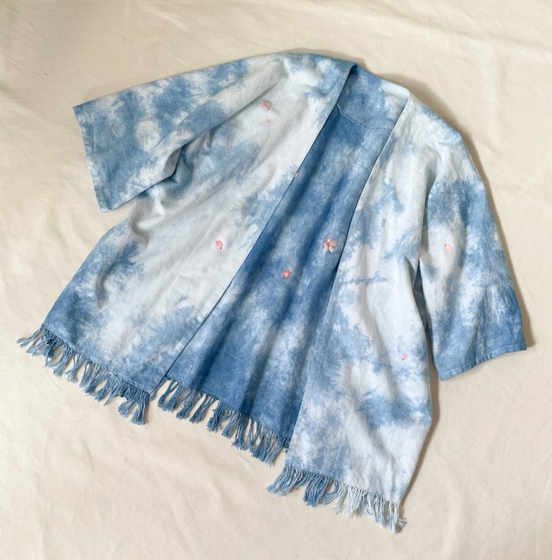 日本製 手染め  藍染 桜刺繍 羽織り  Haori  aizome japanblue  Shibori dyed Sakura Embroidery - 帽T/大學T - 棉．麻 藍色