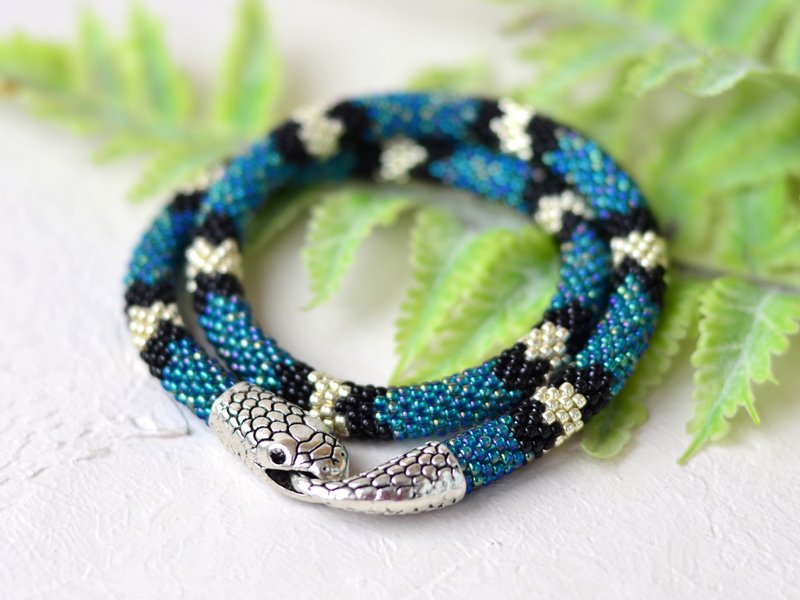 Snake necklace, Ouroboros jewelry, Teal snake choker, Turquoise snake necklace - 項鍊 - 玻璃 綠色