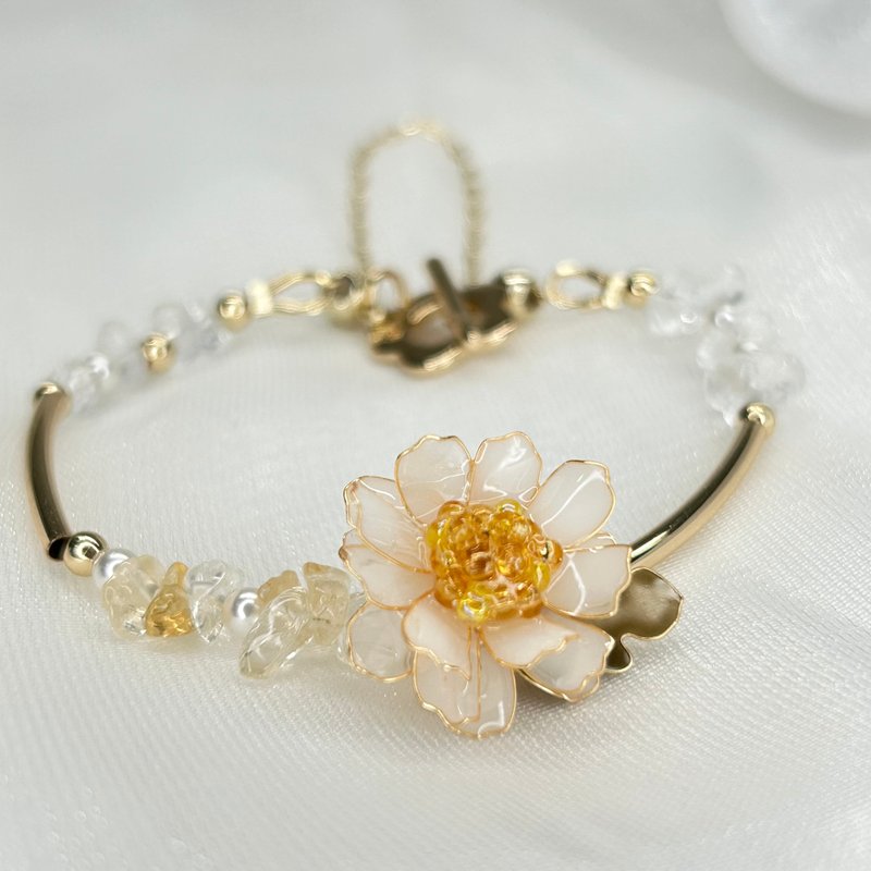【白色野菊x黃水晶-水晶花手鍊】11月生日花生日石 花言日和 - 耳環/耳夾/耳骨夾 - 樹脂 