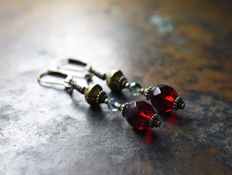 Crimson Czech beads, moss agate and lotus brass earrings - Earrings & Clip-ons - Glass Red