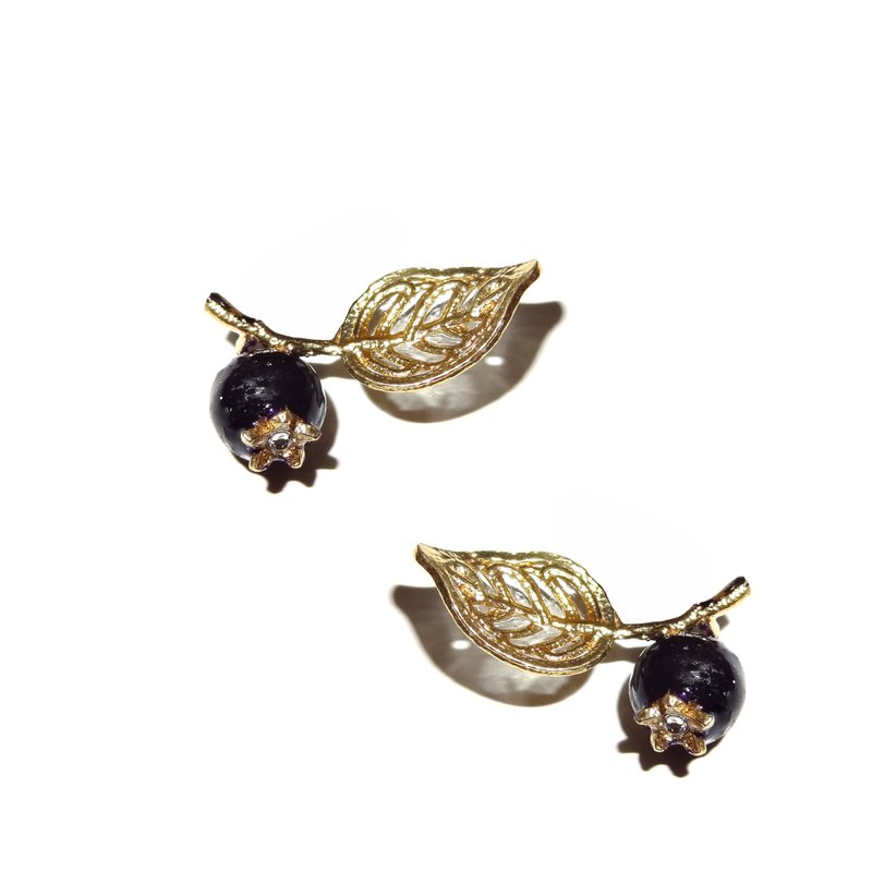 chiching棋青設計手工珠寶飾品 琺瑯系列 琺瑯藍莓耳環 星空款 預購 - 耳環/耳夾/耳骨夾 - 琺瑯 黑色