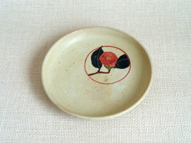 Round Plate with Crimson Camellia in Gold and Silver - Small Plates & Saucers - Pottery Yellow