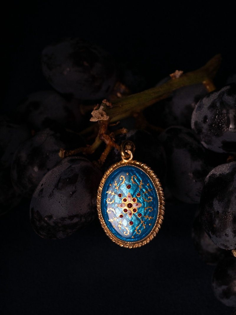 1900s French regional jewelry sky blue Bresson enamel sterling silver gilt pendant - Necklaces - Silver Blue