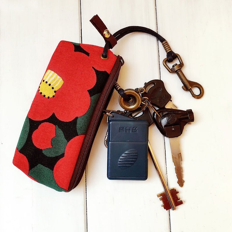 拉鍊鑰匙包 (山茶花) 日本布 接單生產* - 鑰匙圈/鑰匙包 - 棉．麻 紅色