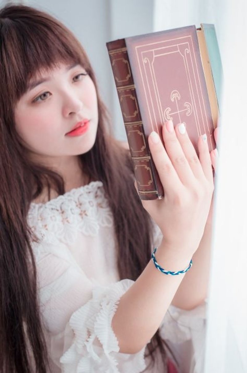 黑蜜馬◕‿◕幸運繩 許願繩 衝浪繩 幸運手環  編織手環 腳環 手工 客製化 手繩 腳繩 蠶絲蠟線 蠶絲臘線 925純銀 - 手鍊/手環 - 防水材質 藍色