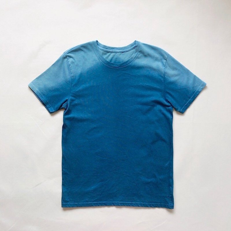 Hand-dyed Mountain TEE Indigo dyed indigo dyed organic cotton size S JAPAN BLUE made in Japan - เสื้อยืดผู้หญิง - ผ้าฝ้าย/ผ้าลินิน สีน้ำเงิน