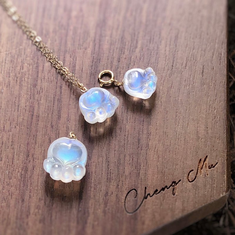 Highly transparent moonstone love cat paw 14kgf necklace Valentine's Day gift - สร้อยคอ - เครื่องประดับพลอย 