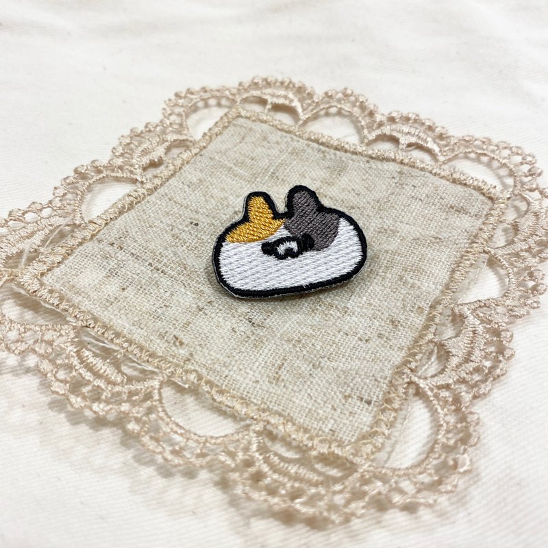 刺繡別針 - 三花貓 - 徽章/別針 - 繡線 橘色