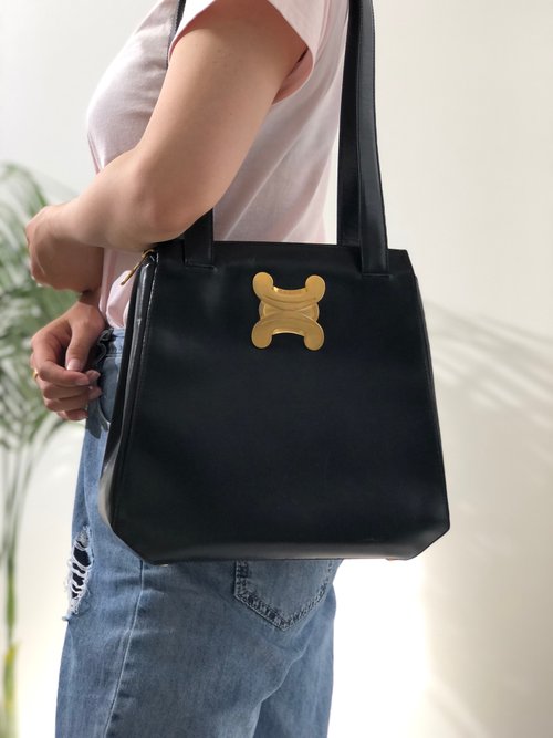 CELINE トートバッグ レザー トリオンフ 日本直送 名牌中古包 】CELINE セリーヌ トリオンフ レザー