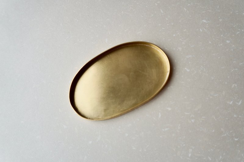 手做黃銅小盤子-原色長橢圓 - 擺飾/家飾品 - 銅/黃銅 金色