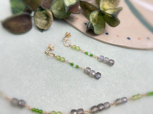 ラボライト スクエア石イヤリング// 14KGF 天然石 クリスタル