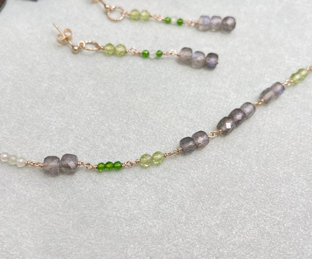 ラボライト スクエア石イヤリング// 14KGF 天然石 クリスタル