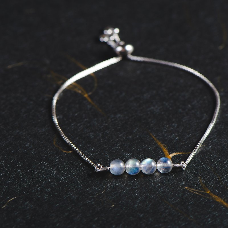 Galaxy Series | Blu-ray Labradorite Moonstone Bracelet Simple Crystal Adjustable Bracelet Custom Gift - สร้อยข้อมือ - คริสตัล สีน้ำเงิน