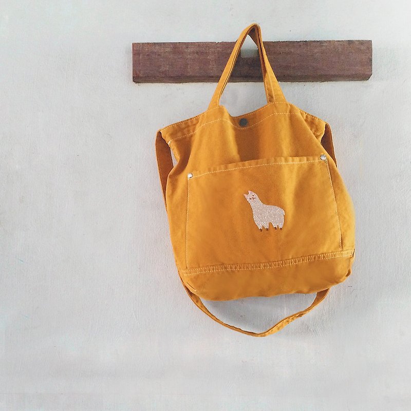 Alpaca Embroidery - Canvas Crossbody Bag : Yellow Mustard - 側背包/斜孭袋 - 棉．麻 黃色