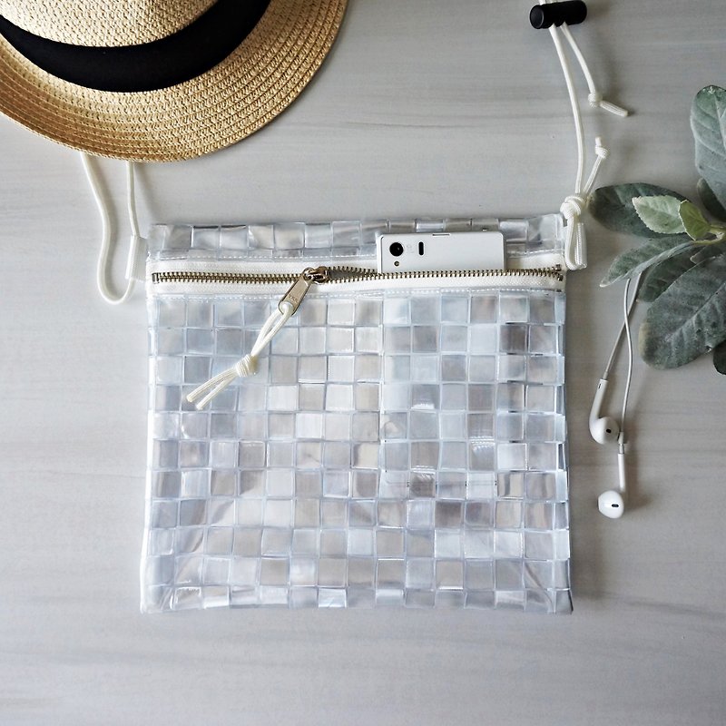 Small size glitter tile transparent vinyl bag shoulder bag - Messenger Bags & Sling Bags - Waterproof Material Transparent