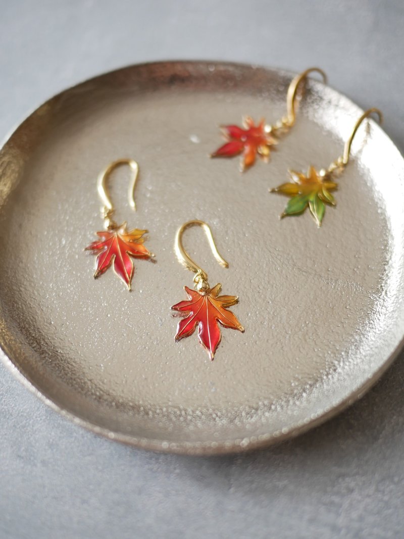 Maple leaf earrings - Earrings & Clip-ons - Resin Red