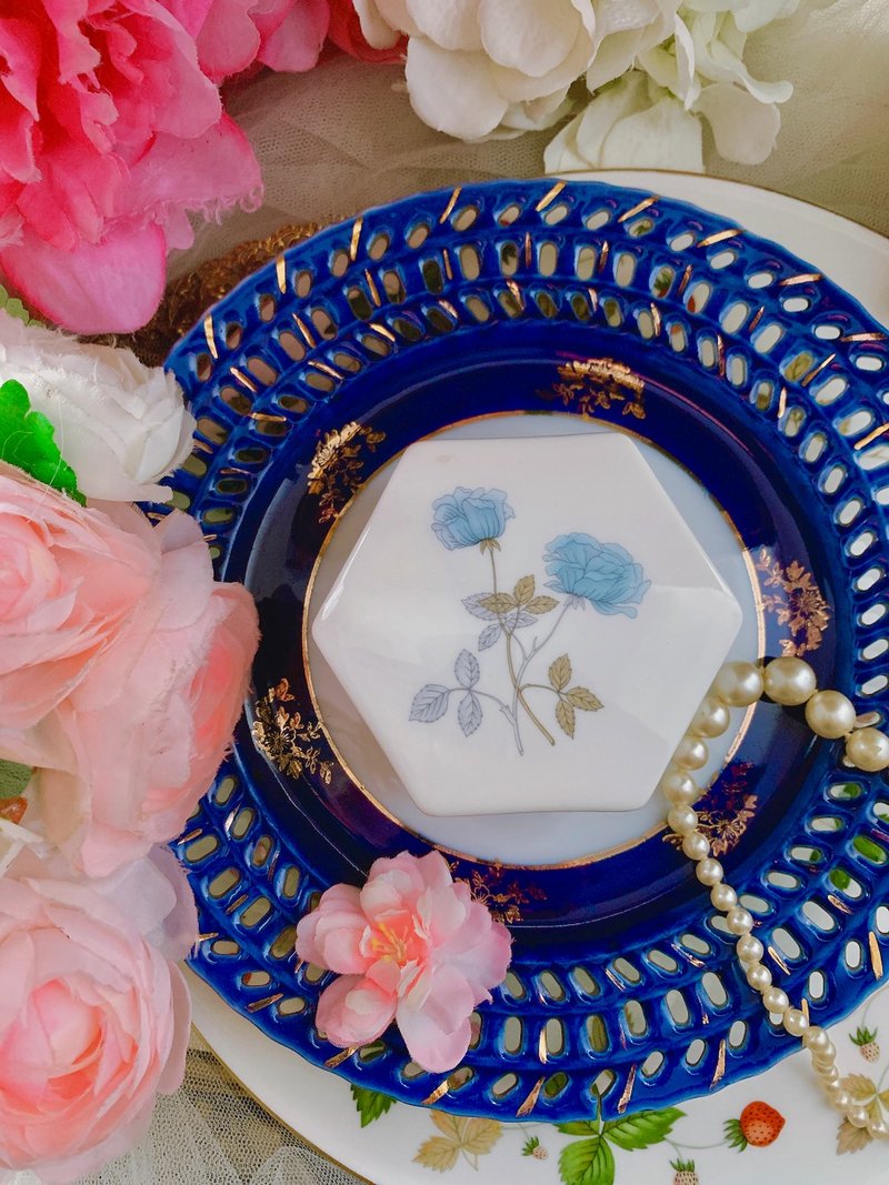 英國骨瓷皇家御用Wedgwood 冰玫瑰珠寶盒 飾品盒儲物盒 - 其他 - 瓷 藍色