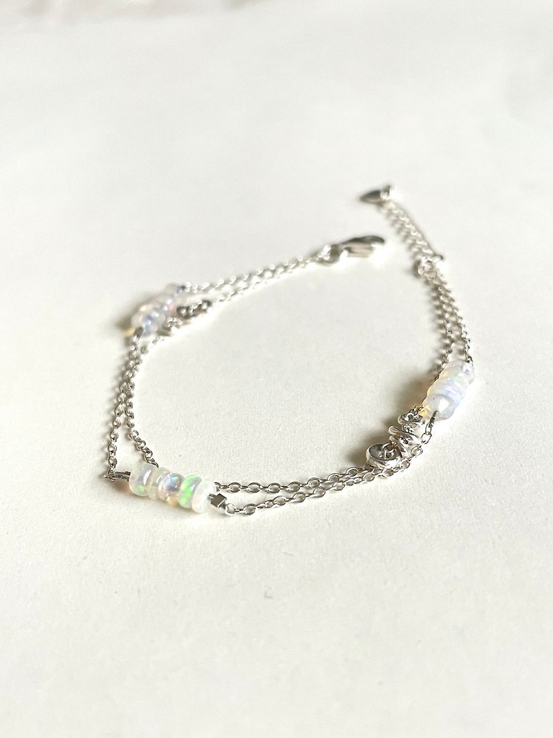 Restrained bloom•Colored opal, 925 sterling silver, double chain bracelet - สร้อยข้อมือ - เครื่องเพชรพลอย หลากหลายสี