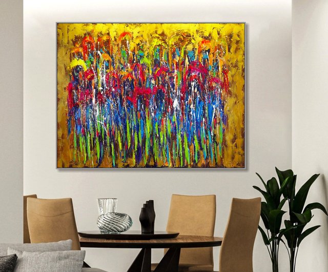 キャンバスに描かれたカラフルな現代絵画 大胆な多色アート