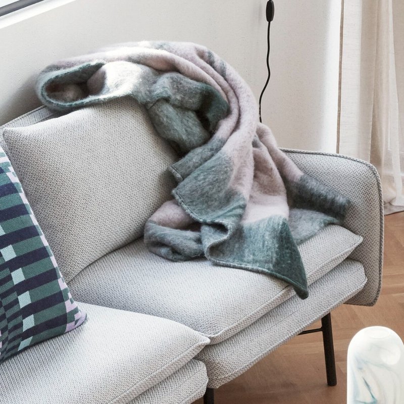 【Hübsch】－370903 Gradient Green Large Plaid Thermal Blanket Blanket Warm Quilt Shawl - ผ้าห่ม - ไฟเบอร์อื่นๆ สีเขียว