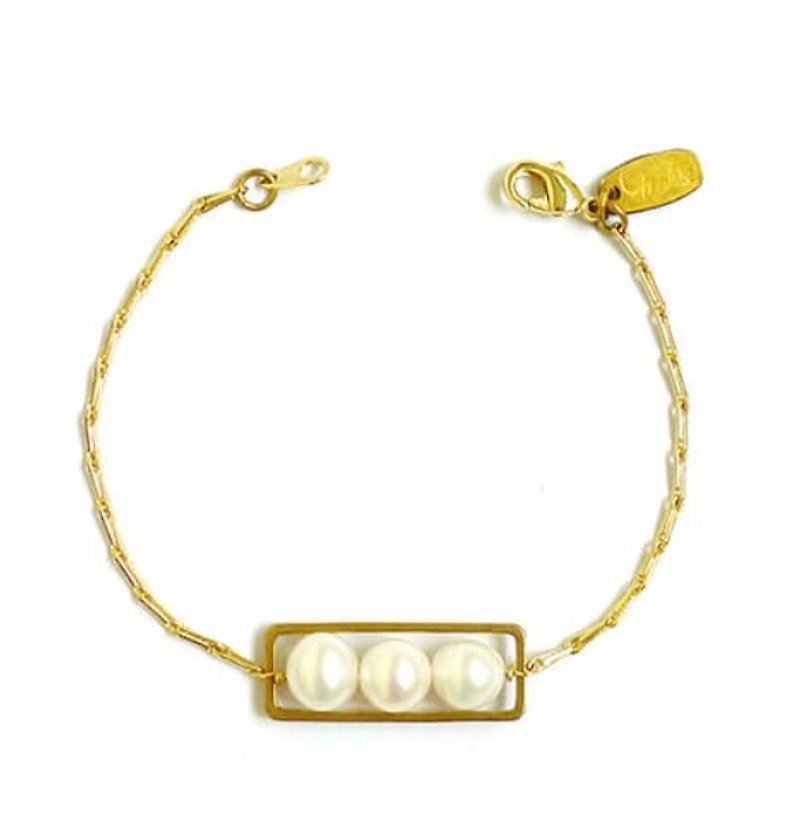 Ficelle | handmade brass natural stone bracelet | pearl】 【nostalgic like the sea - the secret - Bracelets - Gemstone White